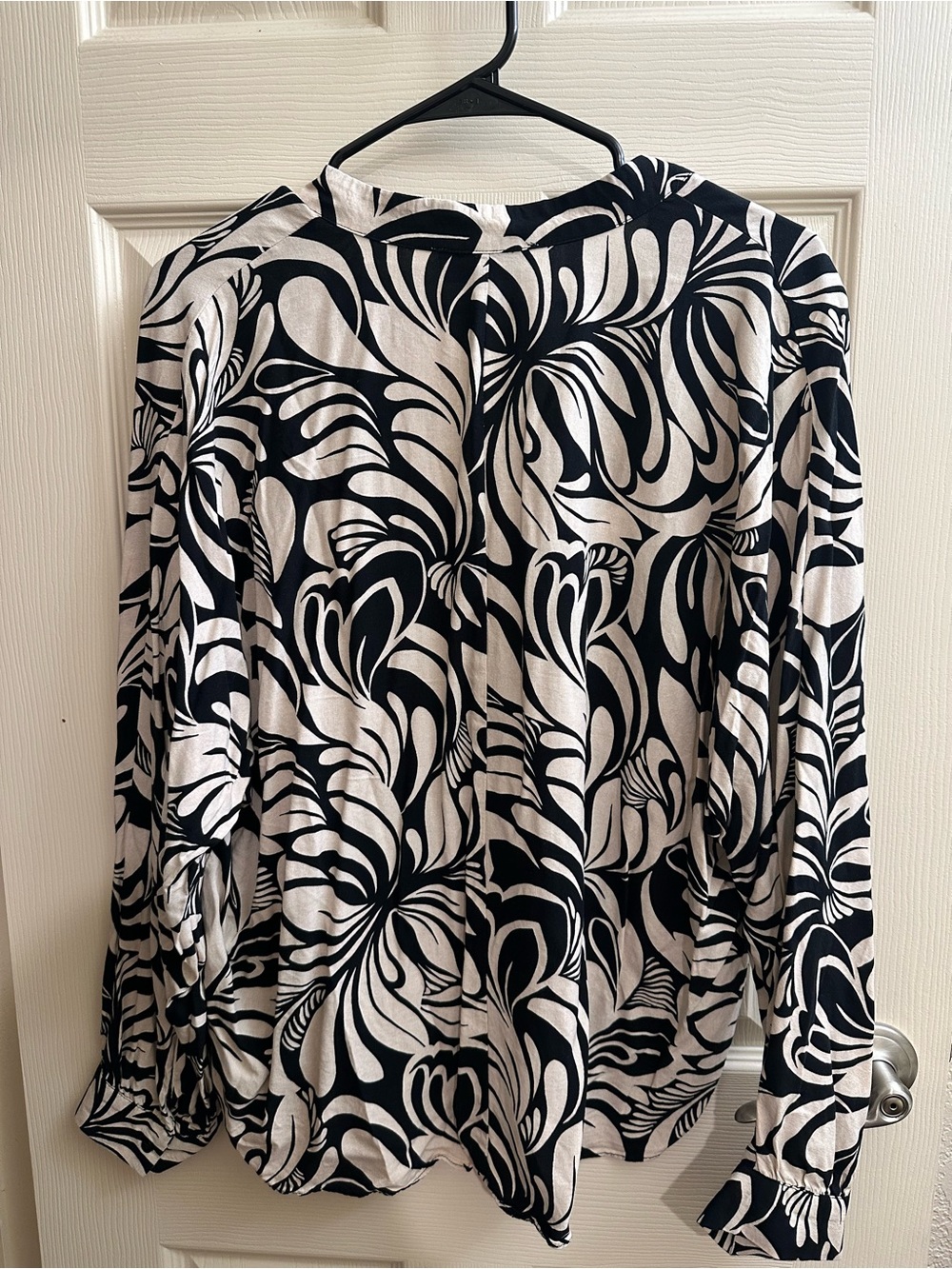 CeCe Black and Cream Tie-Front Floral Swirl Blouse - Picture 4 of 4